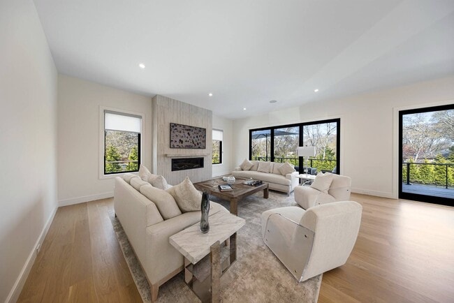 Photo - 130 Highview Dr