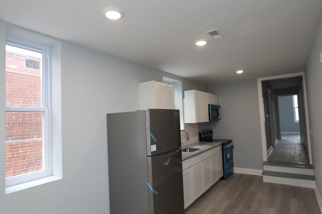 Photo - 1908 W Diamond St