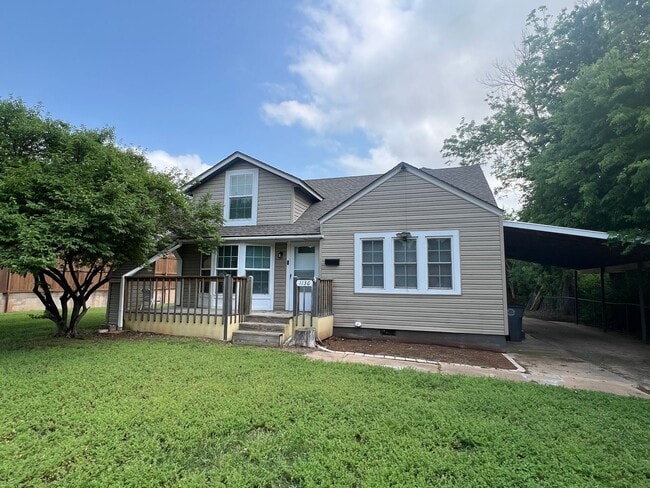 Building Photo - 1136 NW Maple- COMING SOON! Rental