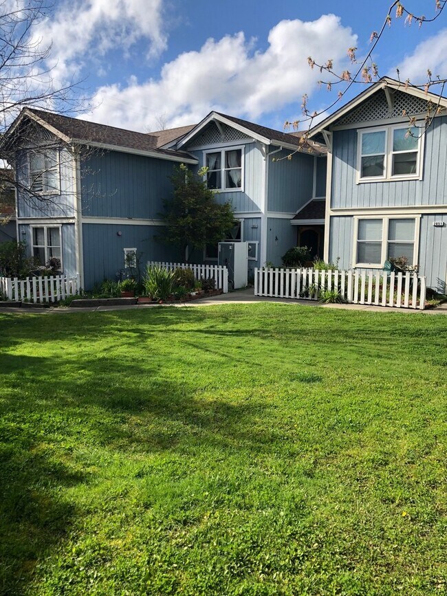 Photo - Beautiful 3 Bedroom, 1.5 Bath Townhome Available now!