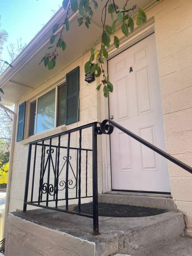 Apt A top front unit - 521 N Corona St Unit 521 N Corona St Apt. A