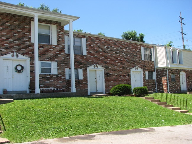 Woodknoll Townhomes