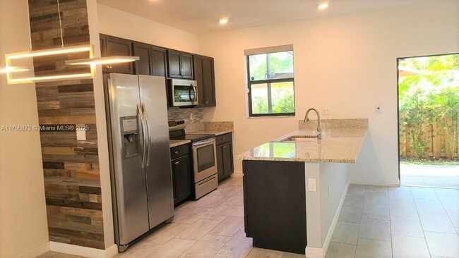 Photo - 1545 SW 28th St