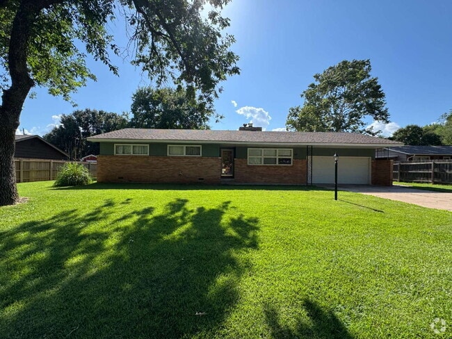 Building Photo - 945 N Crestline Ave Rental