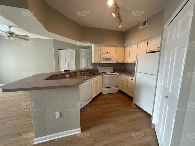 Photo - 4545 Wheaton Dr