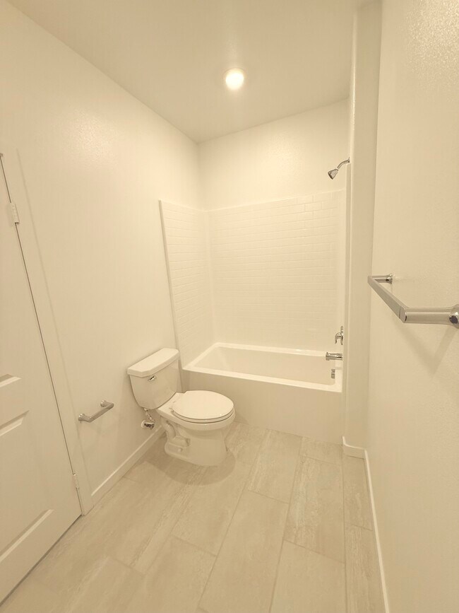 Photo - 2583 Cloudview Privado