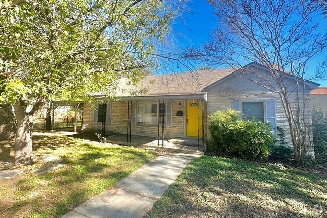 Building Photo - Charming 3 Bedroom 2 Bath in Historic Belt... Rental