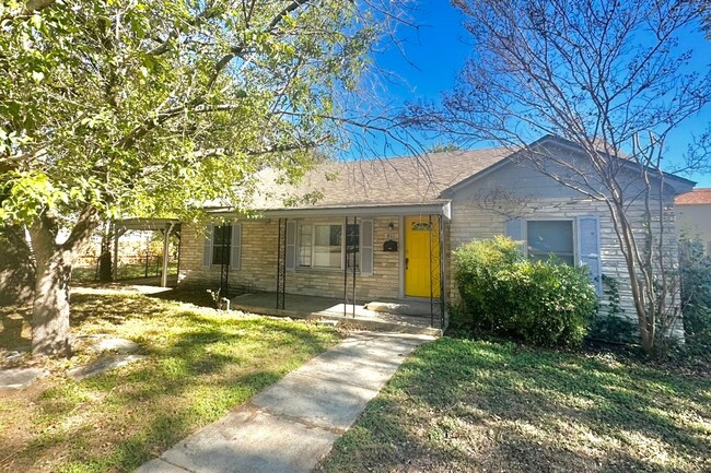 Charming 3 Bedroom 2 Bath in Historic Belt... - Charming 3 Bedroom 2 Bath in Historic Belt... House