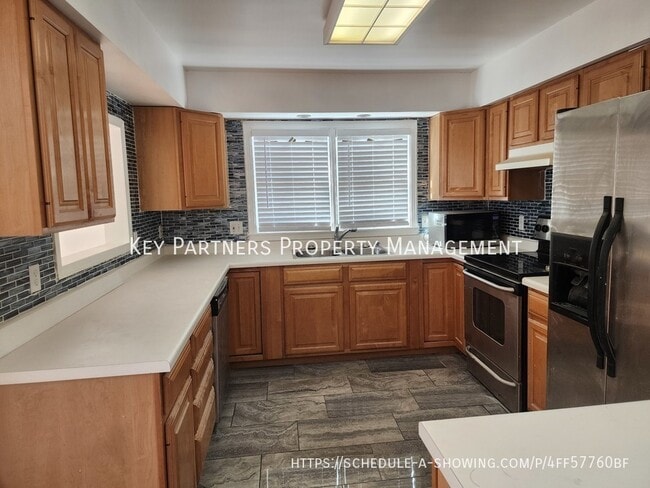 Photo - 318 E 68th St