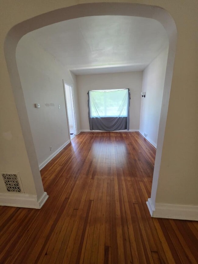 10 Grace St