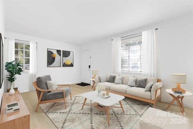 Photo - 3015 Marlborough Rd