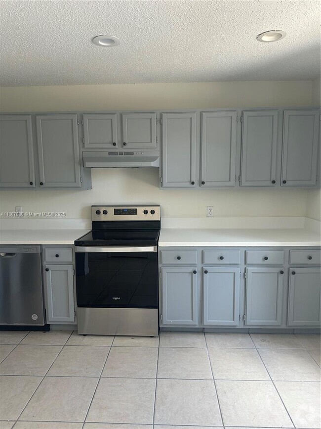 Building Photo - 5154 Breckenridge Pl Unit 42 Rental