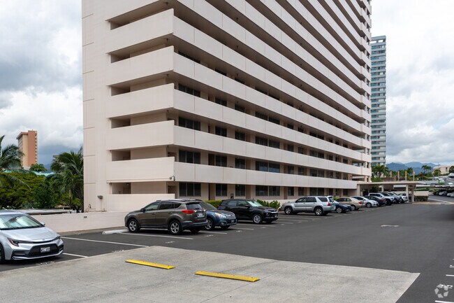 Photo - Lakeshore Tower