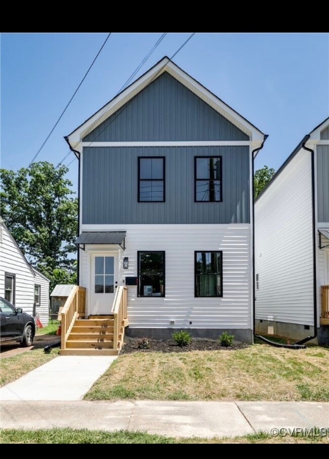 Photo - 610 Akron St