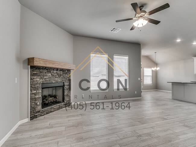 Photo - 4512 Oasis Ln