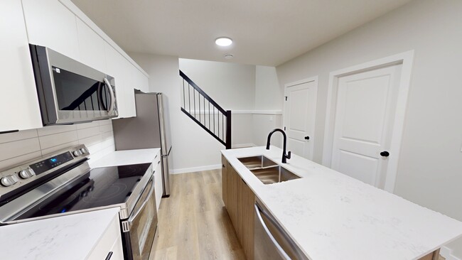 Photo - 10201-10126 126 Ave