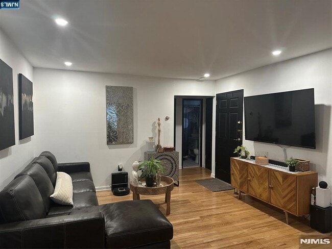 Photo - 19 Savage Rd Unit U24C8