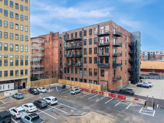 220 W Jackson Ave
