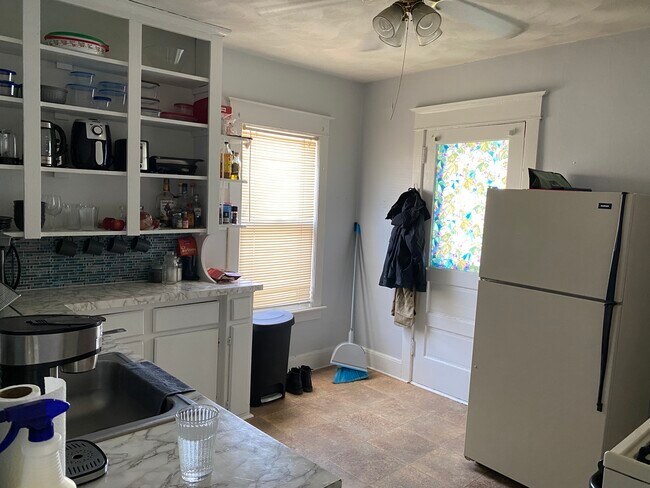 Photo - 160 Seminary Ave Unit 2