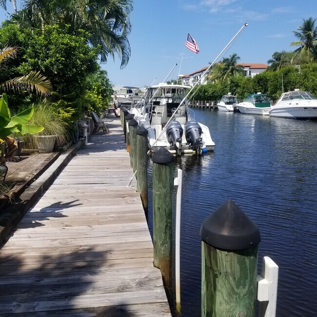 18 ft privite dock - 1475 Curlew Ave Condo