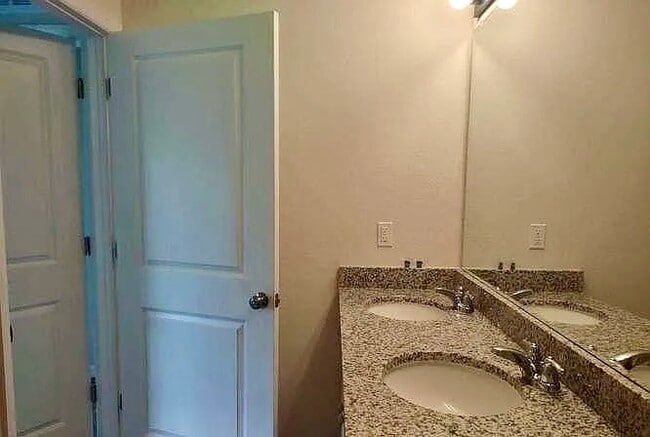 Photo - 6248 N Chestnut Terrace