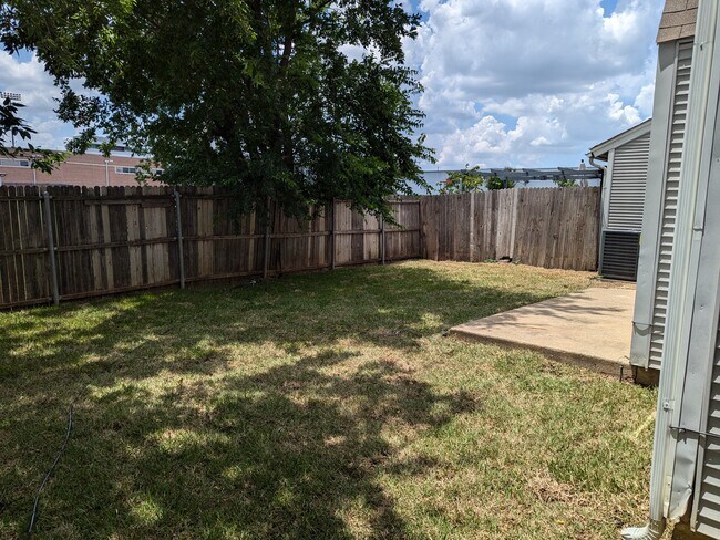 Photo - 625 Manco Rd Unit 102