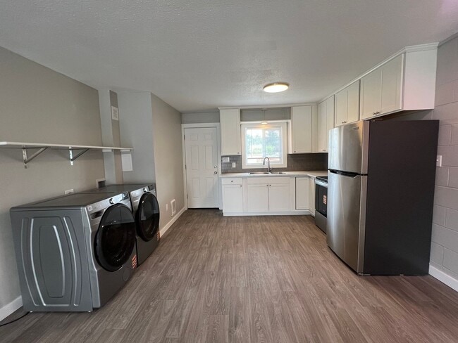 Photo - 124 Mitchell St