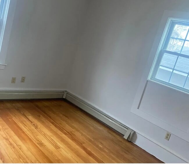 Photo - 19 Randall St Unit First Floor