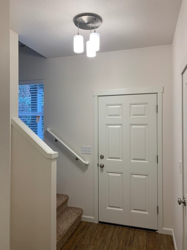 3301-3305 Lincoln Ave Unit 3301
