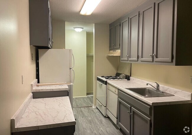 Building Photo - 52 Shrewsbury Green Dr Unit 52J Rental