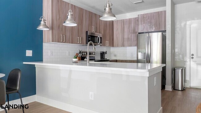 Photo - 1880 Maple Dr NW Unidad 204