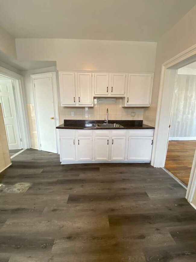 Photo - 80 Linden St Unit #1