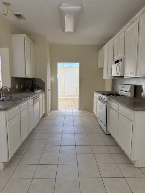 Photo - 5603 Lowellberg Ln