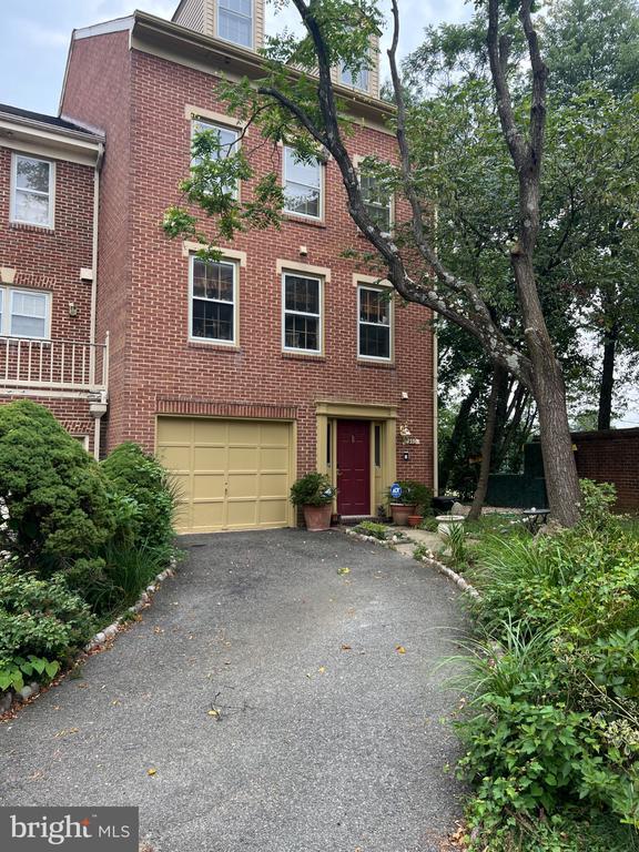 Photo - 5900 Munson Ct