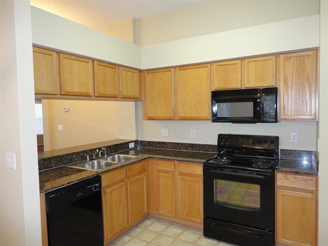 Photo - 11808 Lynmoor Dr