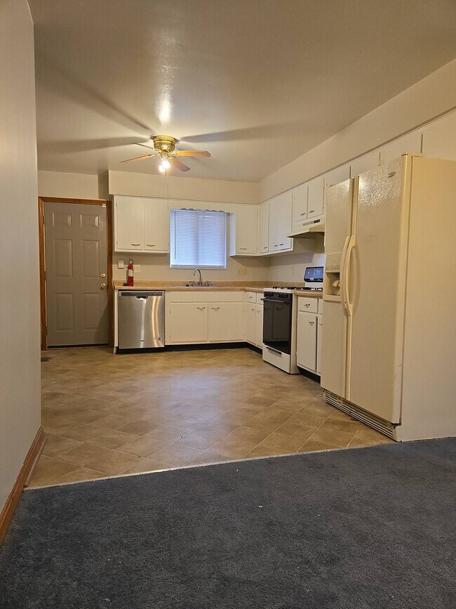 Photo - 6017 Northland Rd