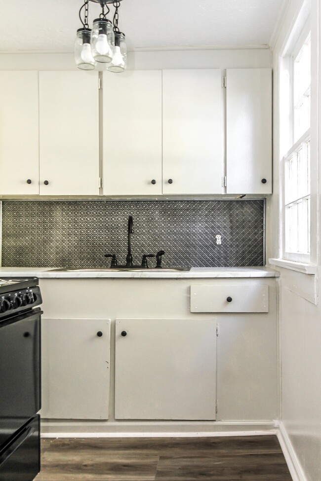 Photo - 810 Shull St Apartments Unit B