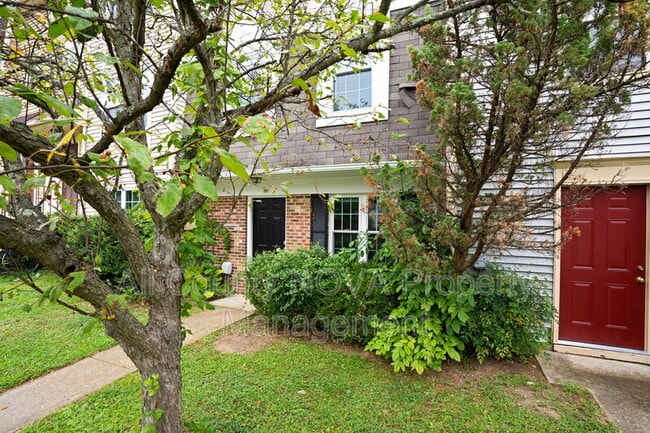 Photo - 17 Heather Ln