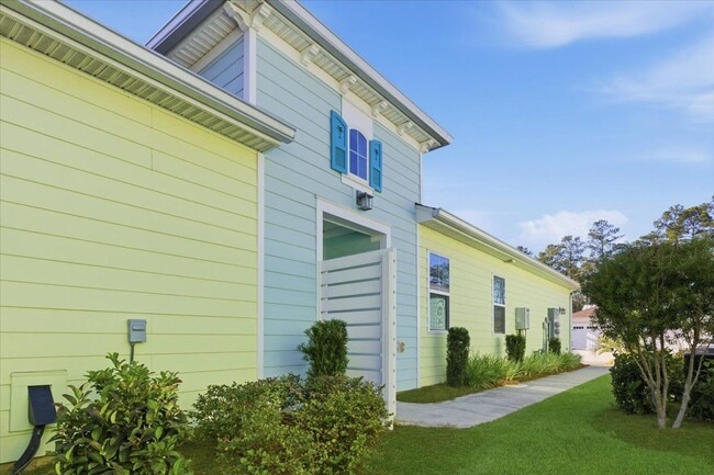 Building Photo - 155 Weekend Ave