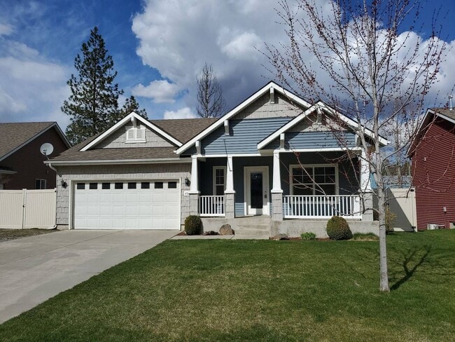 Building Photo - 3 bedroom 2 bath Home for Rent in Post Falls!