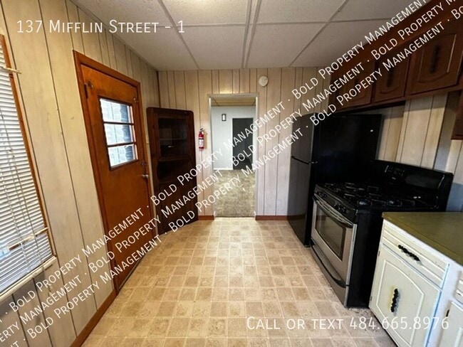 Photo - 137 Mifflin St Unit 1
