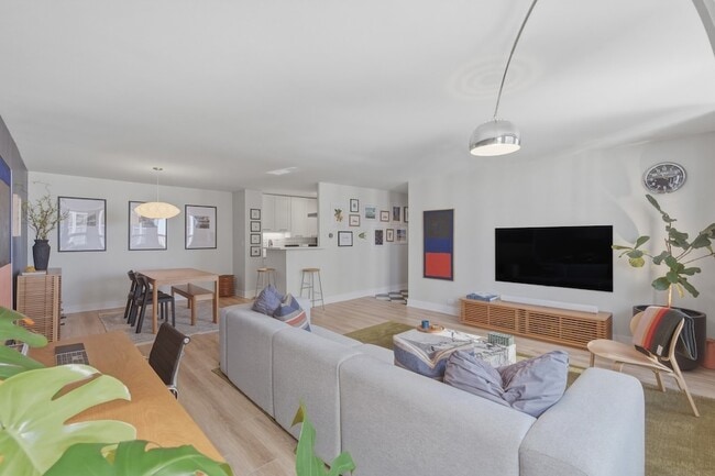 Photo - 2626 N Lakeview Ave Unit 2601