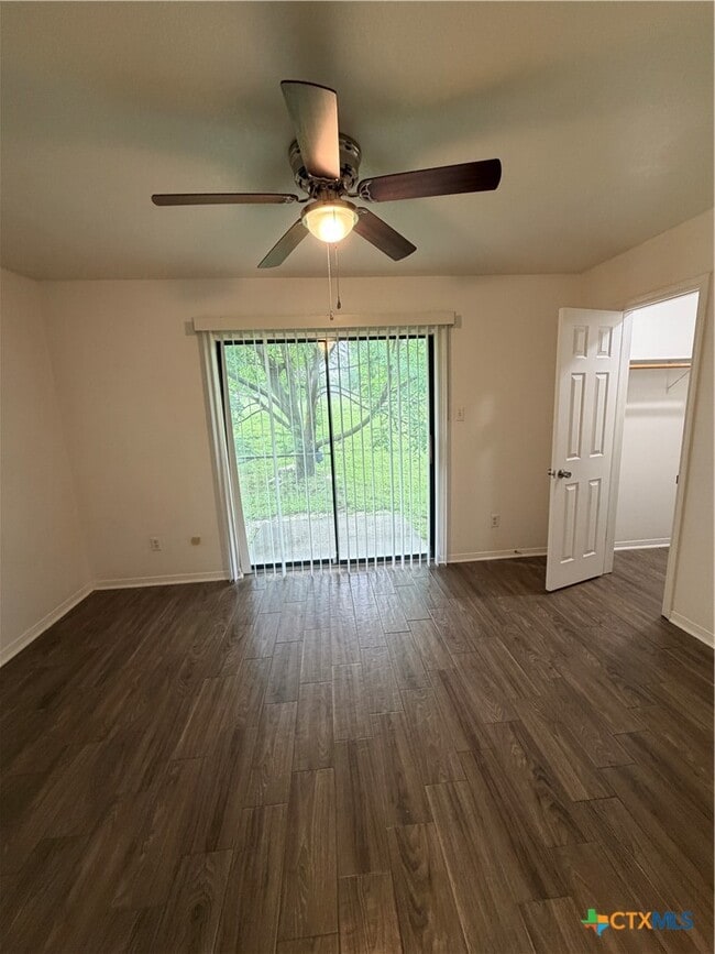 Photo - 802 Hackberry St
