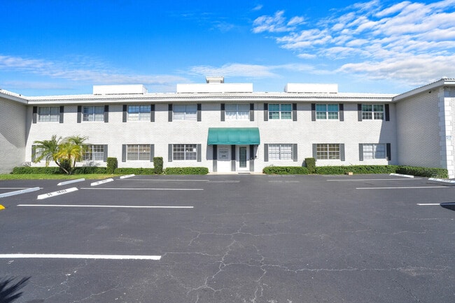 Building Photo - 299 SW 7th St Unit 1040