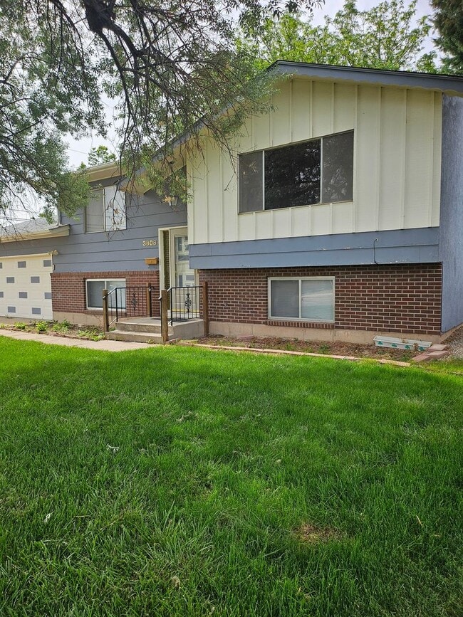 Photo - ALL PROSPECTIVE TENANTS MUST SUBMIT A $58 NON-REFUNDABLE APPLICATION FEE PER APPLICANT ONLINE AND...