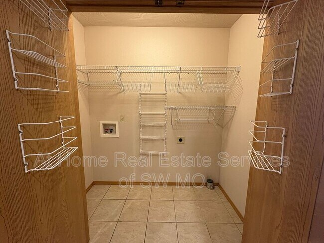 Photo - 1910 S Farm Rd 123