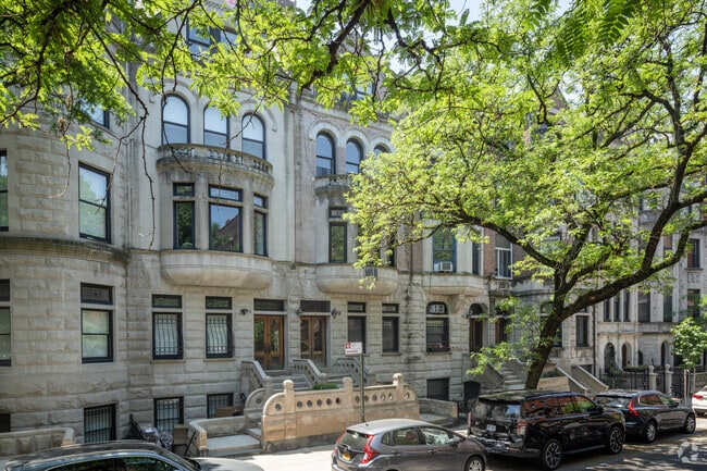 Photo - 58 W 87th St