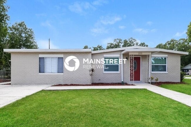 Building Photo - 3 Bedroom Pet-Friendly Home in WINTER HAVEN, FL with Main Street Renewal