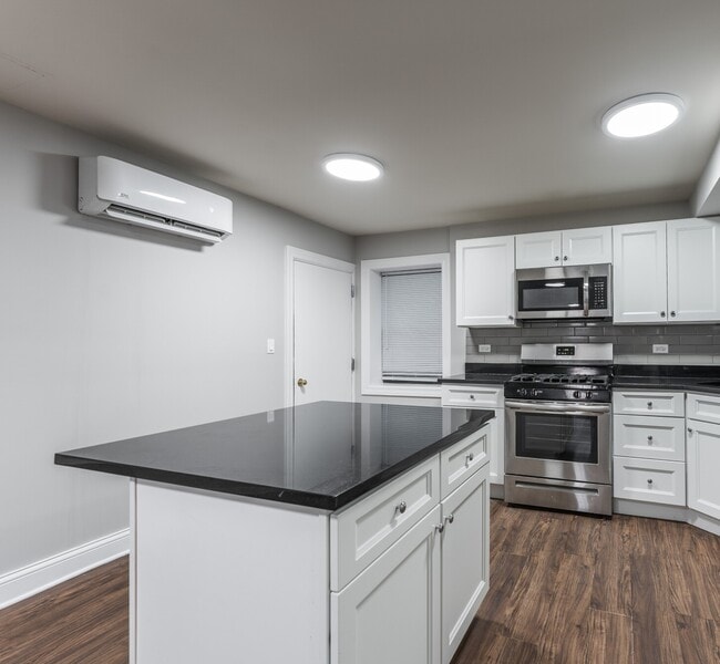 Photo - 5742 N Winthrop Ave Unit O12