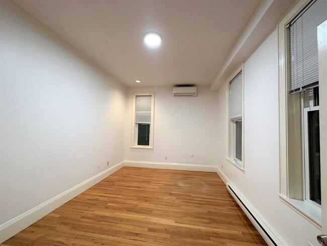 Photo - 10 Yarmouth St Unit 1